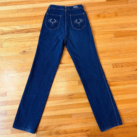 Vintage High-Waisted Dark Wash Jeans – Embroidered Back Pockets - Picture 3 of 7